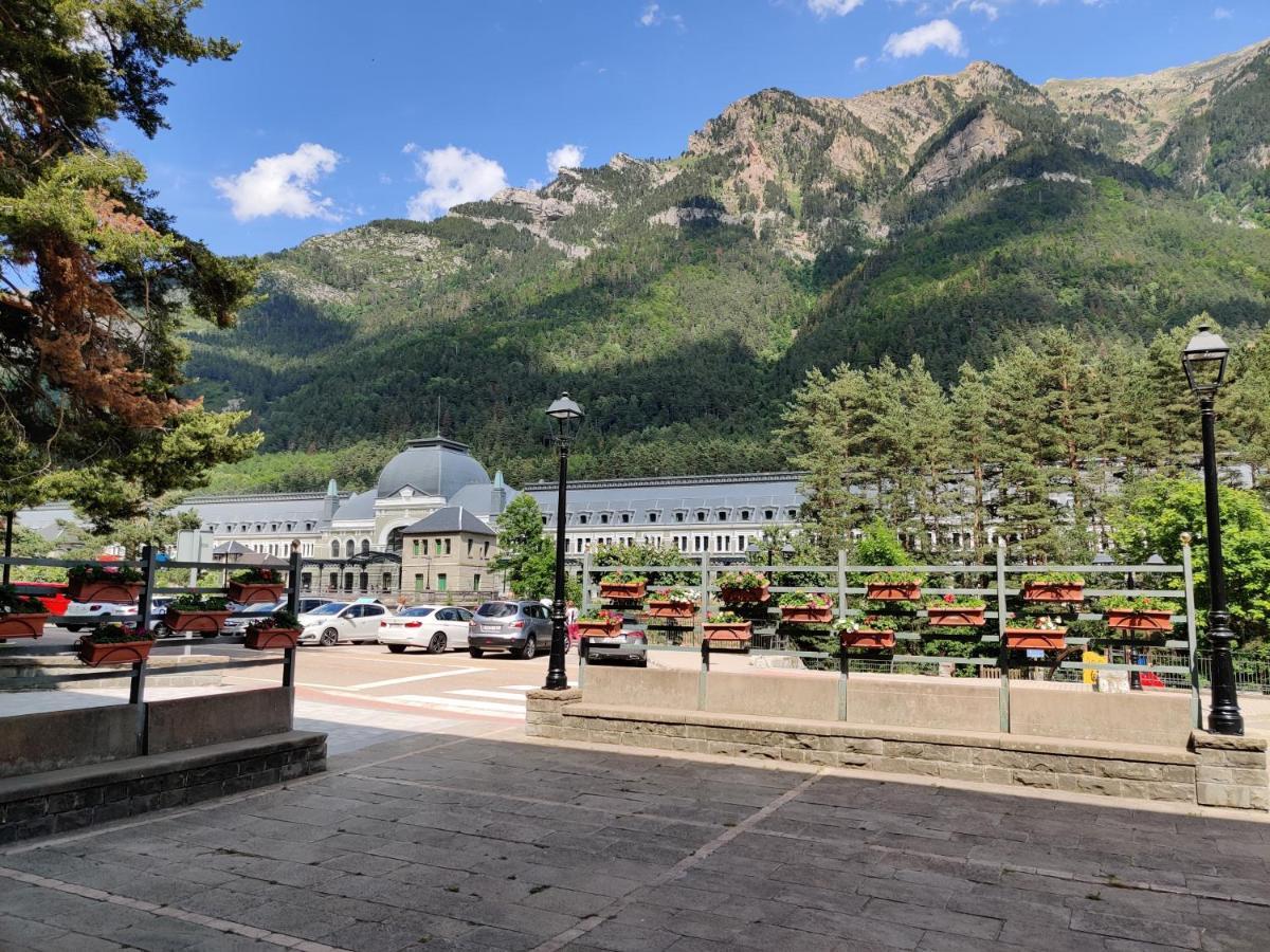 "Leo Pixel" Avairent Canfranc Estacion Lägenhet Exteriör bild