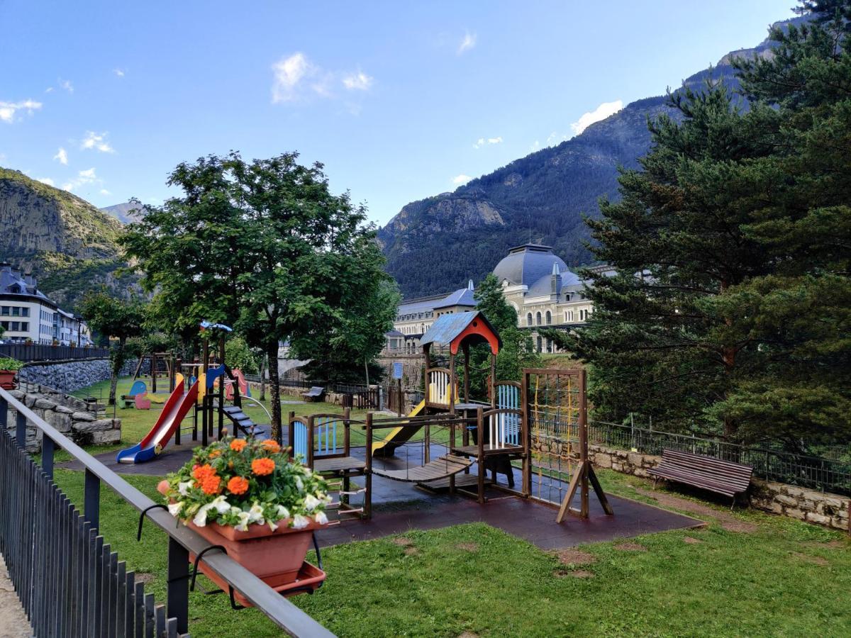 "Leo Pixel" Avairent Canfranc Estacion Lägenhet Exteriör bild