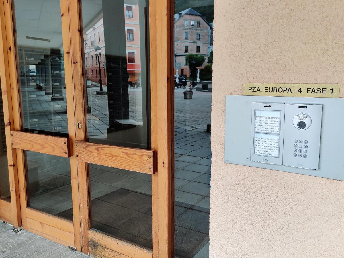"Leo Pixel" Avairent Canfranc Estacion Lägenhet Exteriör bild