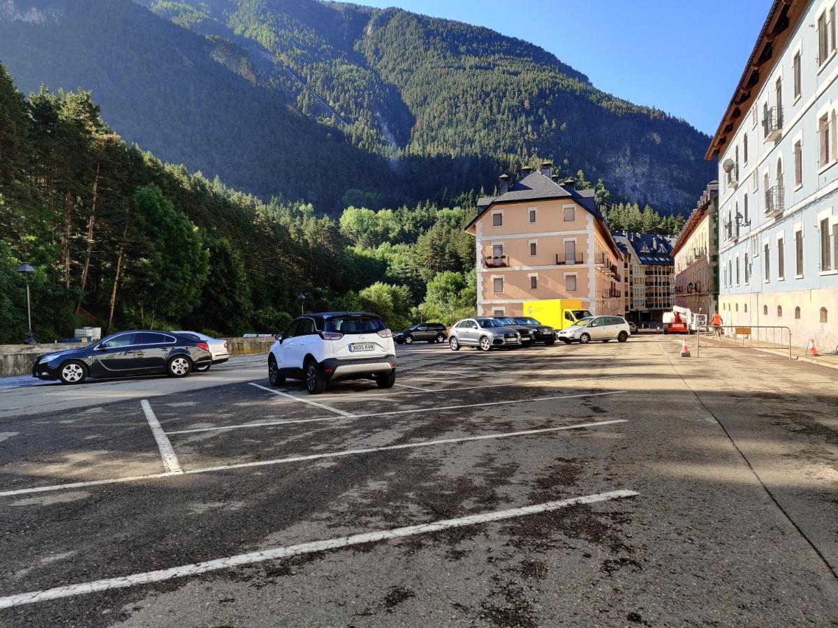 "Leo Pixel" Avairent Canfranc Estacion Lägenhet Exteriör bild