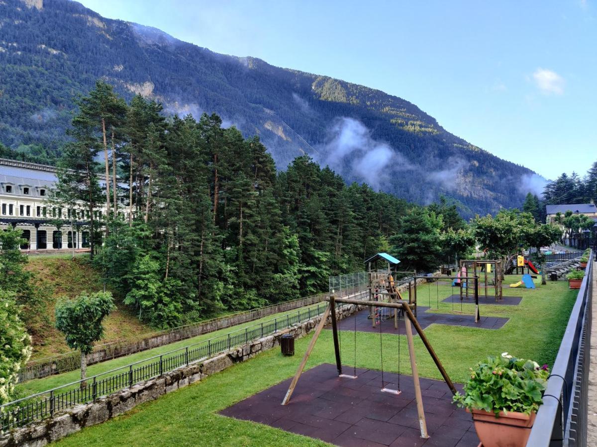 "Leo Pixel" Avairent Canfranc Estacion Lägenhet Exteriör bild